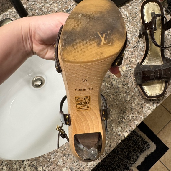 VINTAGE LV HEELS - Picture 4 of 5